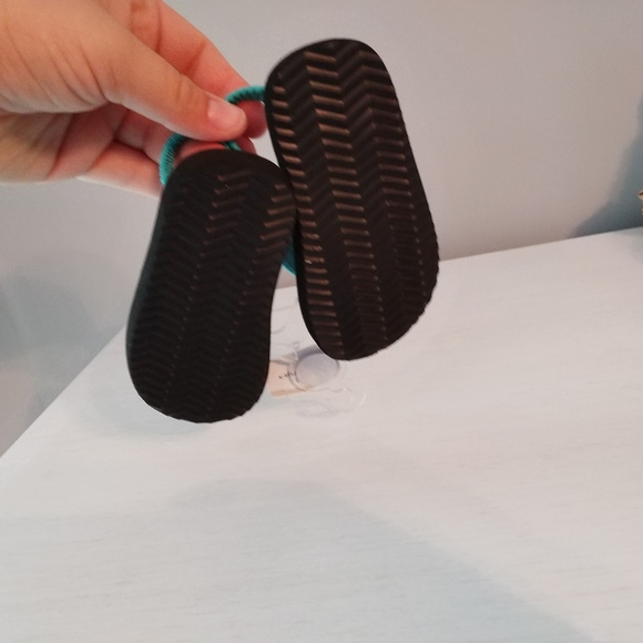 *3/25* Carter's | flip flop dino size 3/4 - Picture 2 of 3